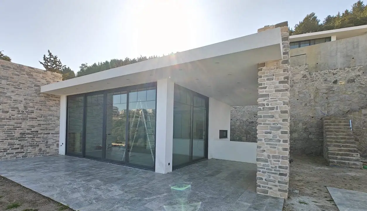 Property in Geris